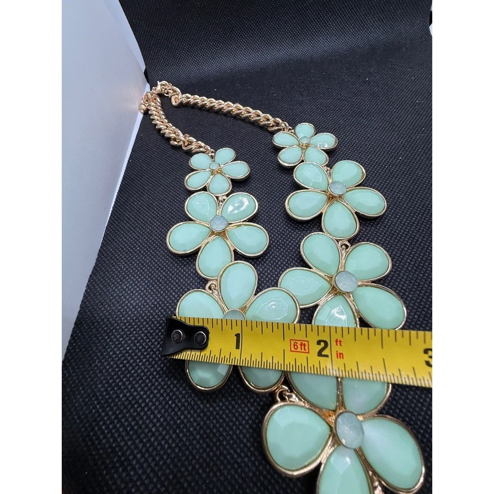 Charming Charlie Mint Green Floral Bib Statement Necklace Gold Tone Teardrop
